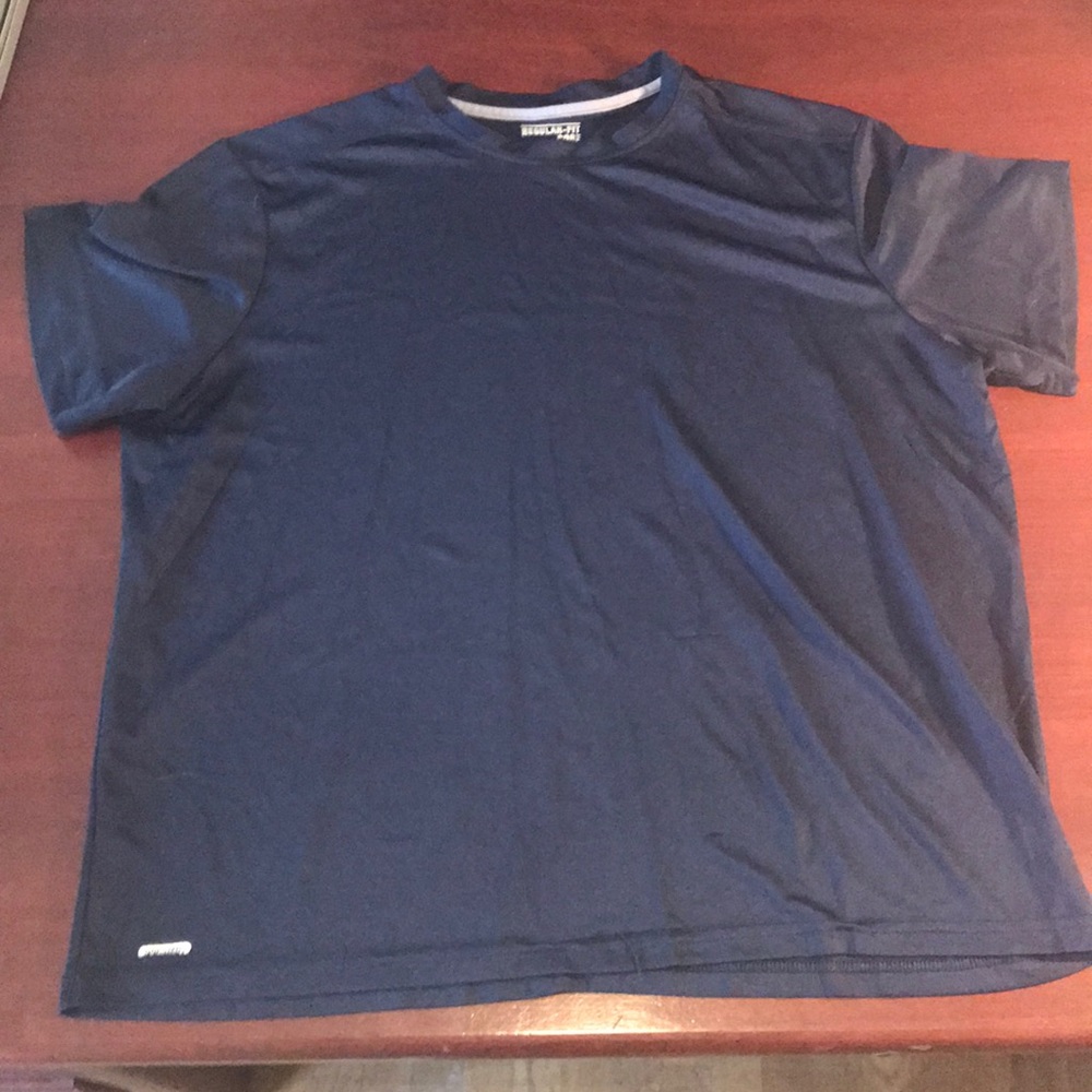 Men’s blue workout shirt 🏋️‍♀️